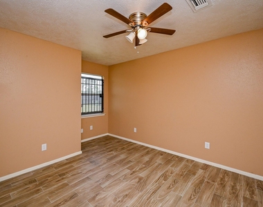 2667 Grand Canyon Drive - Photo Thumbnail 22