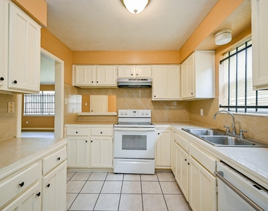 2667 Grand Canyon Drive - Photo Thumbnail 11