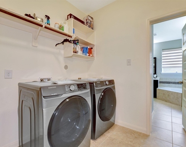 18226 Russett Green Drive - Photo Thumbnail 32