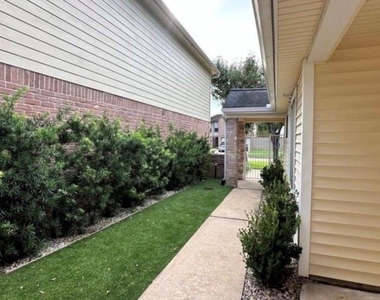 4626 Green Trail Drive - Photo Thumbnail 13