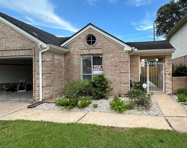 4626 Green Trail Drive - Photo Thumbnail 3