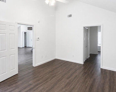 4626 Green Trail Drive - Photo Thumbnail 10
