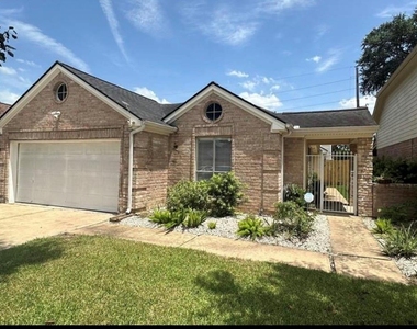 4626 Green Trail Drive - Photo Thumbnail 2