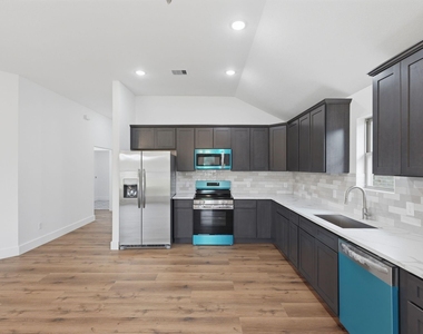 13146 Lake Conroe Bay Road - Photo Thumbnail 14