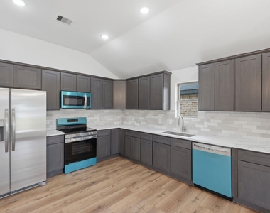 13146 Lake Conroe Bay Road - Photo Thumbnail 12