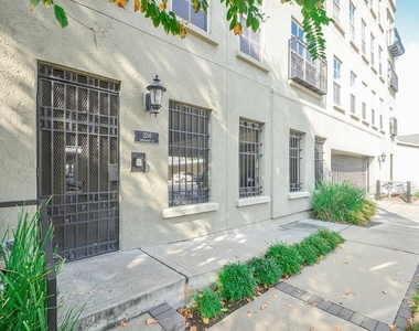 2216 Chenevert Street - Photo Thumbnail 28