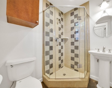 2216 Chenevert Street - Photo Thumbnail 7