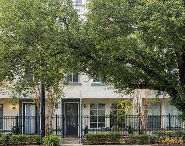 2216 Chenevert Street - Photo Thumbnail 22