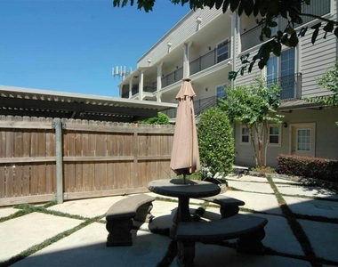 2216 Chenevert Street - Photo Thumbnail 13