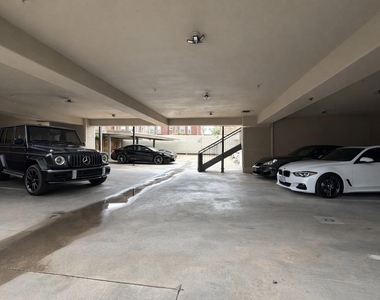 2216 Chenevert Street - Photo Thumbnail 6