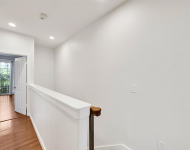 2216 Chenevert Street - Photo Thumbnail 18