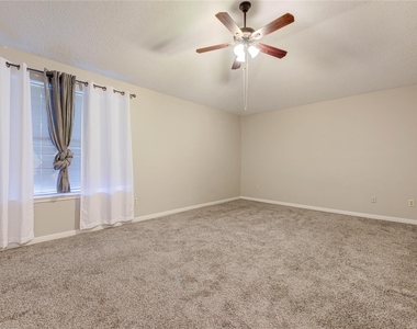 3322 Larkwood Lane - Photo Thumbnail 17