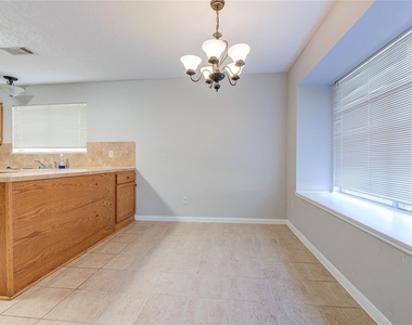 3322 Larkwood Lane - Photo Thumbnail 8