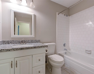 3322 Larkwood Lane - Photo Thumbnail 14
