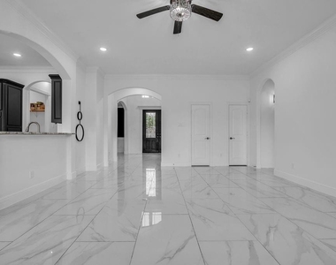 15 Winterhaven Lane - Photo Thumbnail 11