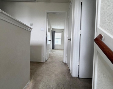 2606 Skyview Knoll Court - Photo Thumbnail 5