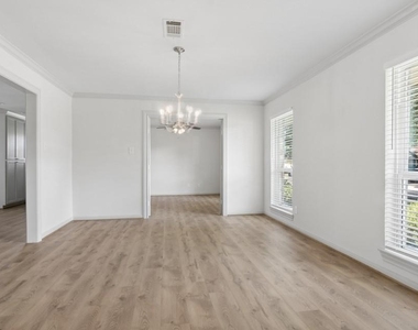 6022 Beaudry Drive - Photo Thumbnail 5
