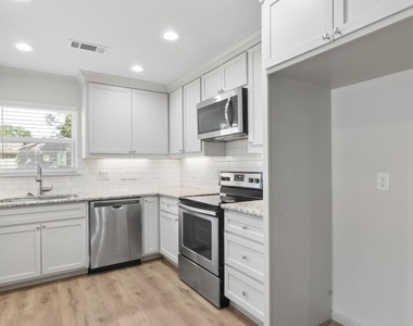 6022 Beaudry Drive - Photo Thumbnail 12