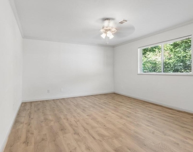 6022 Beaudry Drive - Photo Thumbnail 18