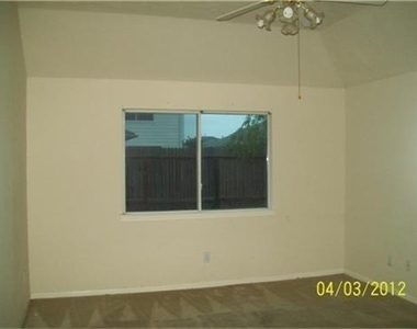 4702 Daisy Meadow Drive - Photo Thumbnail 3