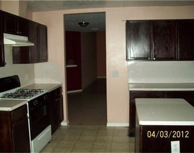 4702 Daisy Meadow Drive - Photo Thumbnail 5