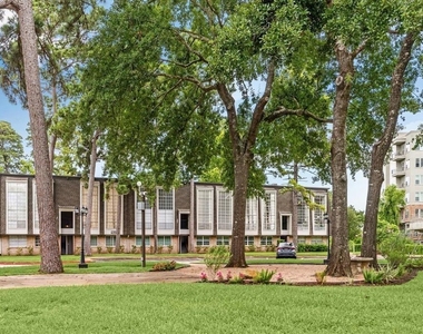 12633 Memorial Drive - Photo Thumbnail 7