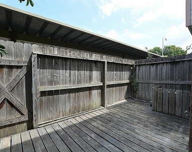 2626 North Boulevard - Photo Thumbnail 17