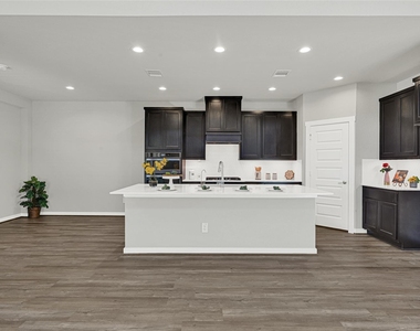 28339 Halle Ray Drive - Photo Thumbnail 9