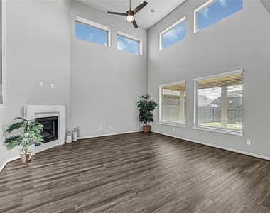 28339 Halle Ray Drive - Photo Thumbnail 7