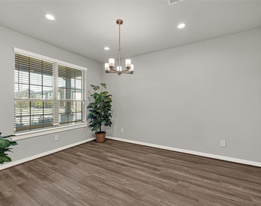 28339 Halle Ray Drive - Photo Thumbnail 4