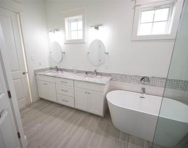 18414 Indian Beach Ct - Photo Thumbnail 17