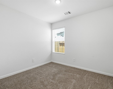 16467 Jasmine Marie Place - Photo Thumbnail 5