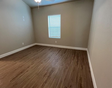 9722 Pelsey Street - Photo Thumbnail 14