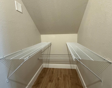 9722 Pelsey Street - Photo Thumbnail 5