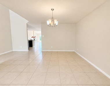 29007 Jacobs River Dr - Photo Thumbnail 4