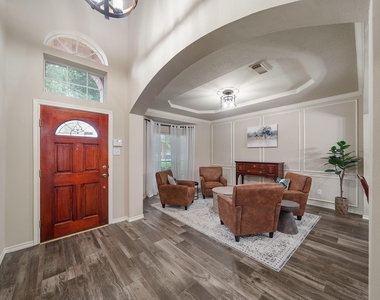 719 Rock Springs Drive - Photo Thumbnail 1