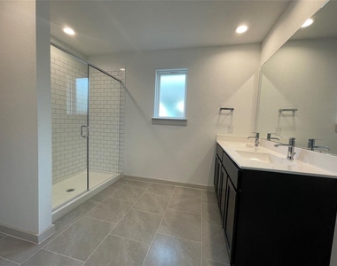 28939 Lupo River Court - Photo Thumbnail 11