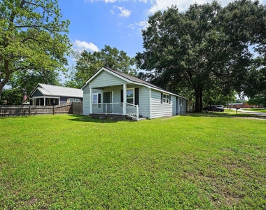 111 Holderrieth Boulevard - Photo Thumbnail 1