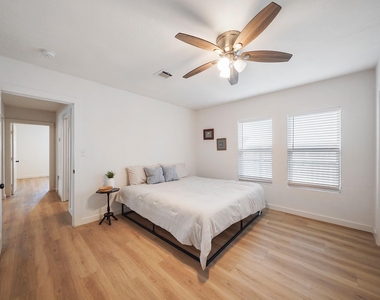 111 Holderrieth Boulevard - Photo Thumbnail 12