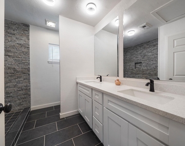 111 Holderrieth Boulevard - Photo Thumbnail 13
