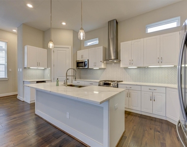 1108 Fowler Street - Photo Thumbnail 19