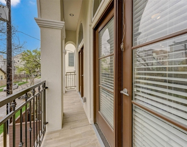 1108 Fowler Street - Photo Thumbnail 17