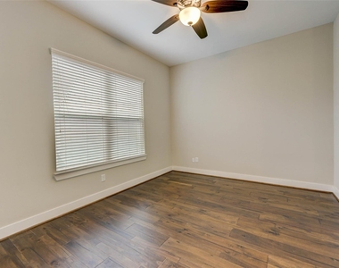 1108 Fowler Street - Photo Thumbnail 41