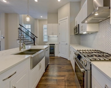 1108 Fowler Street - Photo Thumbnail 23