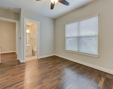 1108 Fowler Street - Photo Thumbnail 42