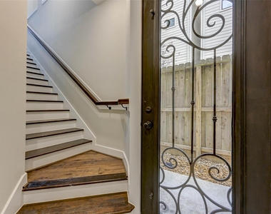 1108 Fowler Street - Photo Thumbnail 7