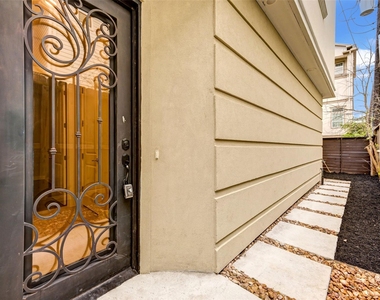 1108 Fowler Street - Photo Thumbnail 6