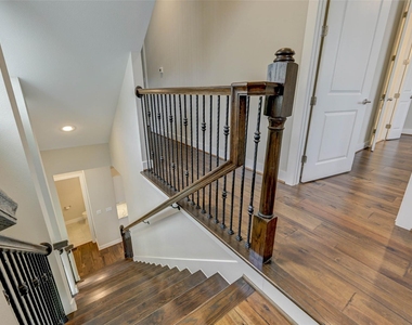 1108 Fowler Street - Photo Thumbnail 29