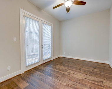 1108 Fowler Street - Photo Thumbnail 8