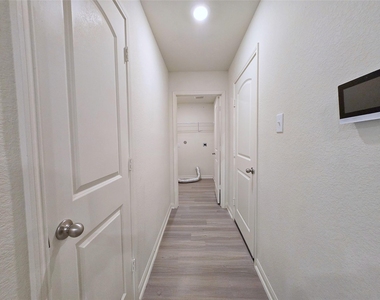 380 Stone Gage Drive - Photo Thumbnail 22